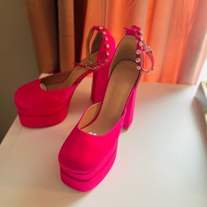 Brand new , never been worn- Pink Platform Heels